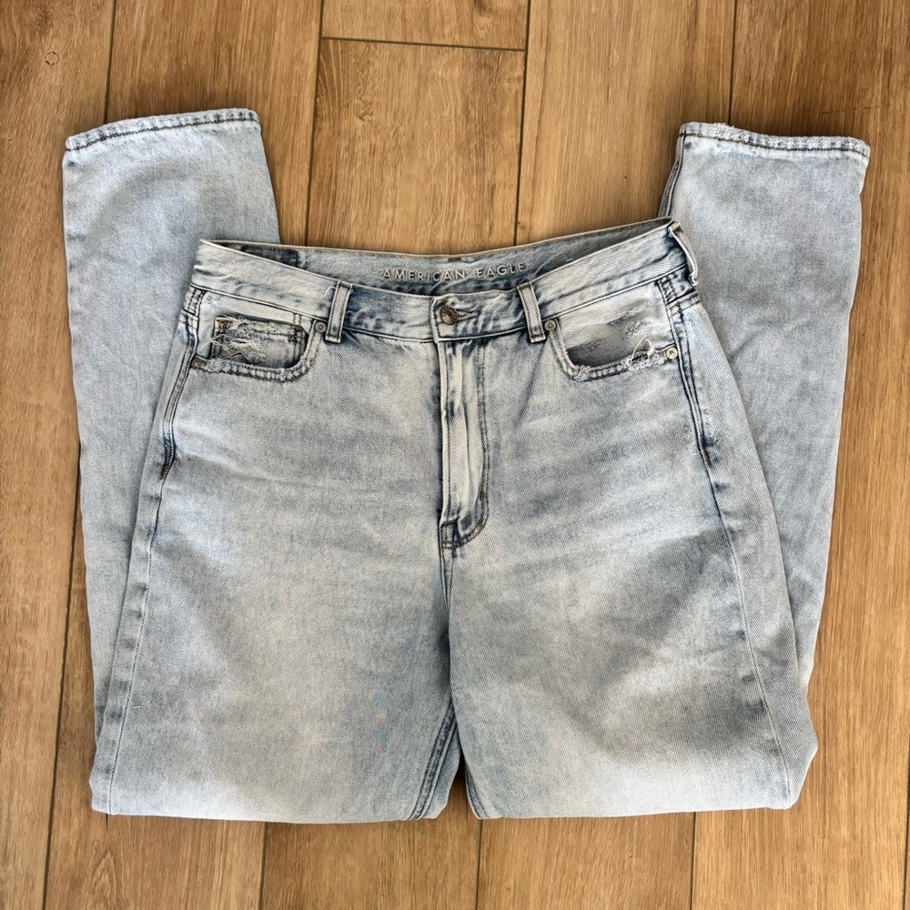 American Eagle Mom Jeans Light Wash Size 12 X-Long High Rise Distressed AE Denim - Picture 2 of 8